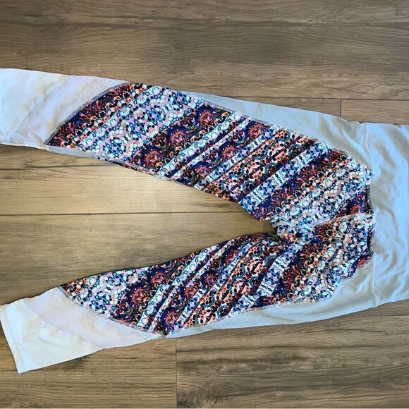 ATHLETA Nomad Saluatation Mesh Capri Size Small - Picture 4 of 11